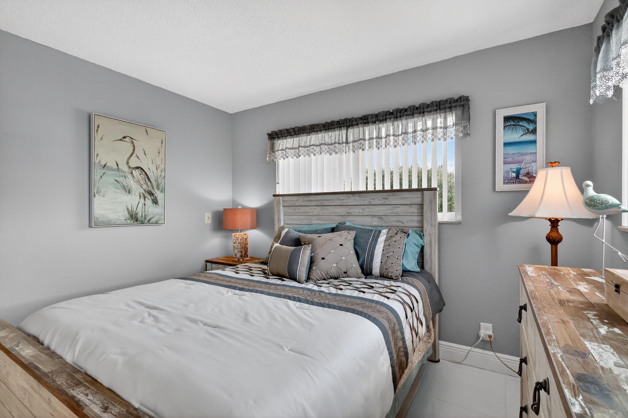 COLONIAL CLUB CONDO SEC 2 - Residential