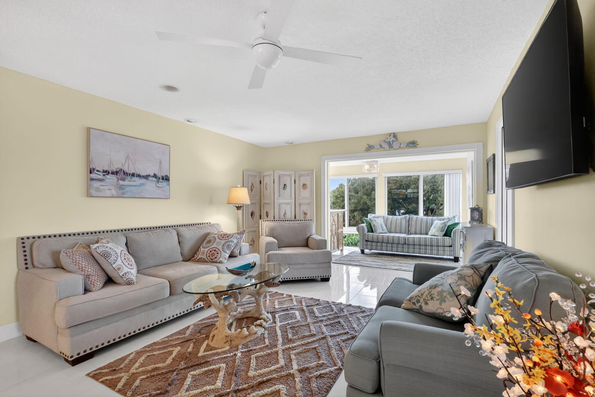 COLONIAL CLUB CONDO SEC 2 - Residential