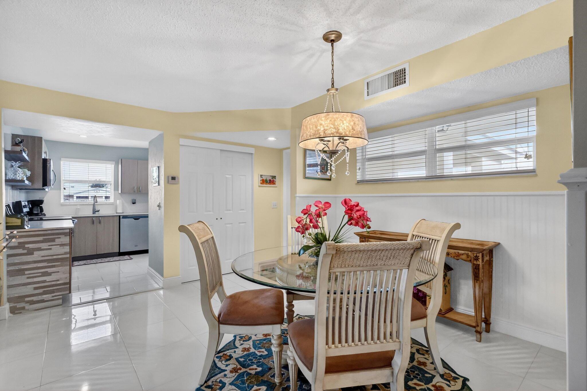 COLONIAL CLUB CONDO SEC 2 - Residential