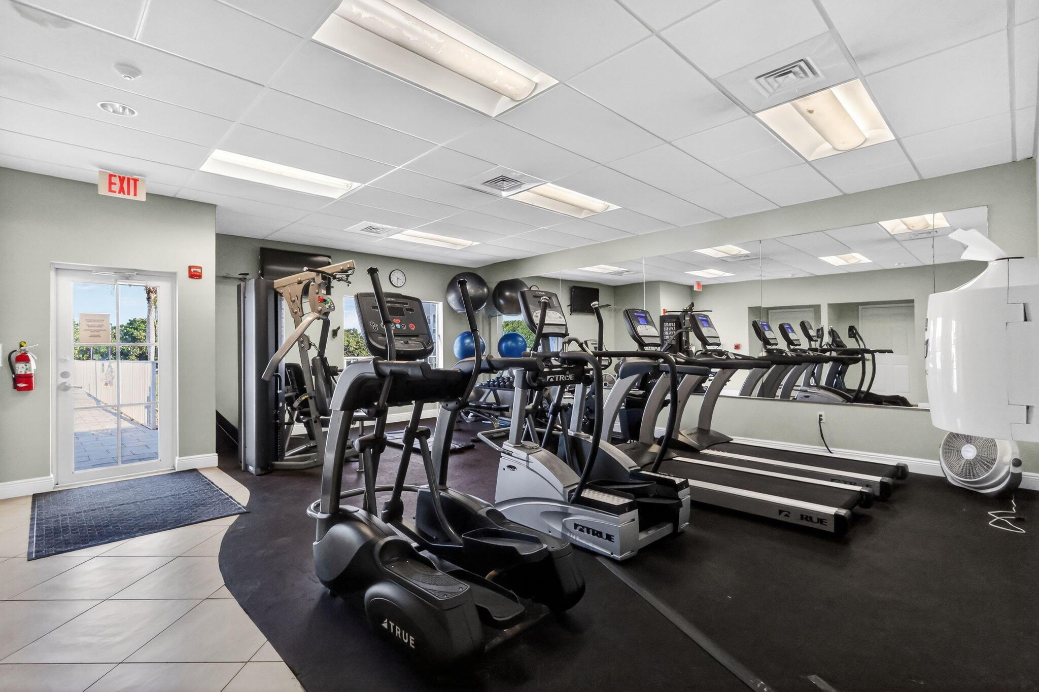 COLONIAL CLUB CONDO SEC 2 - Residential