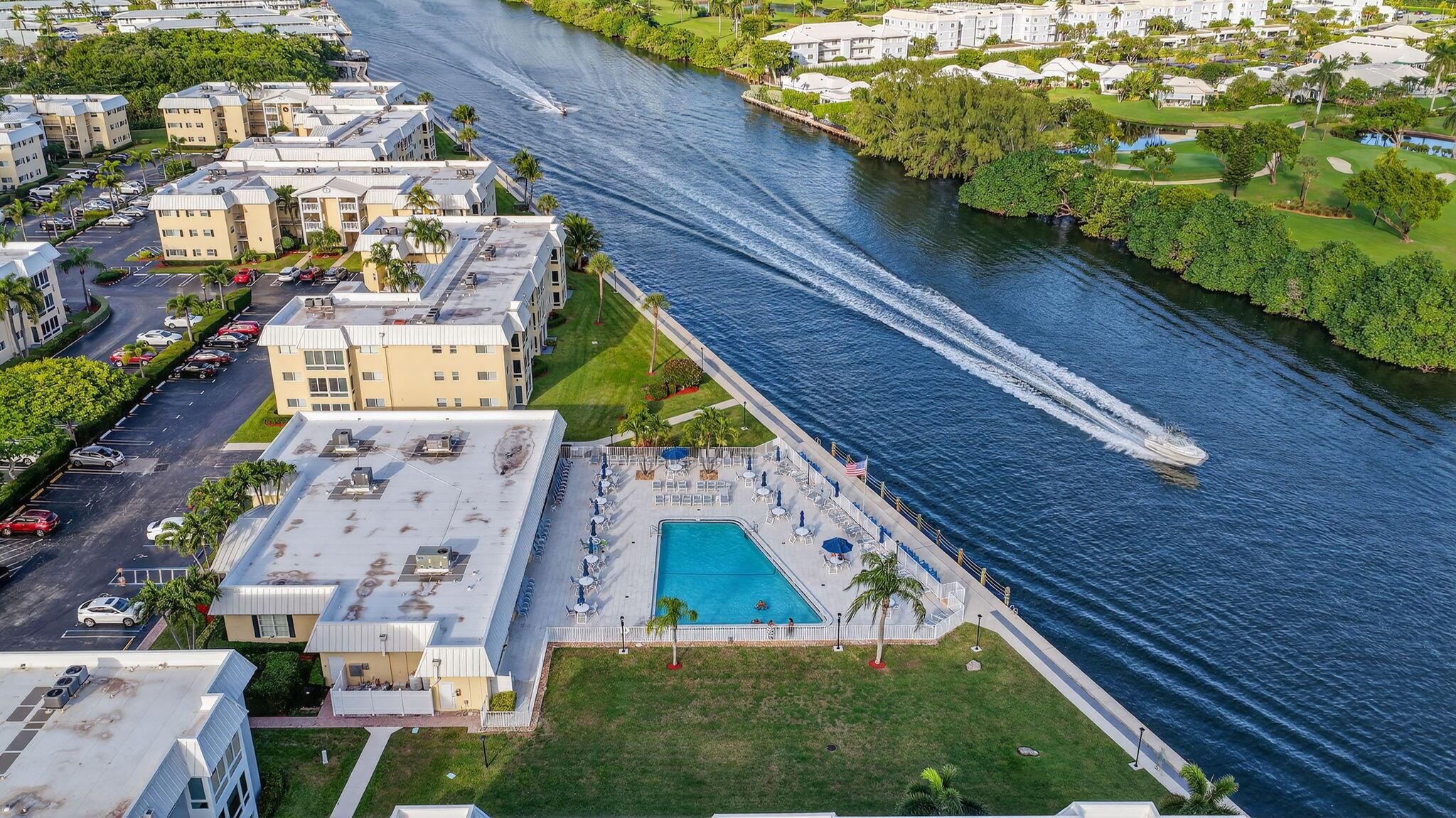 COLONIAL CLUB CONDO SEC 2 - Residential