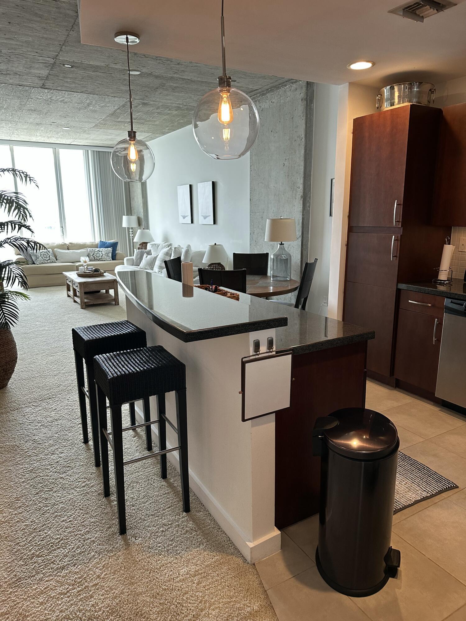 Edge Condo no one - Residential Lease
