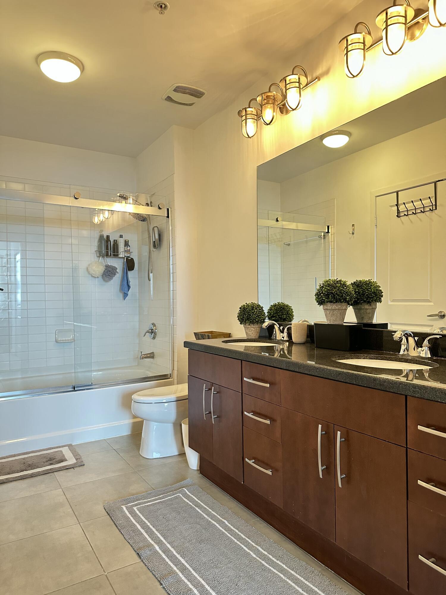 Edge Condo no one - Residential Lease