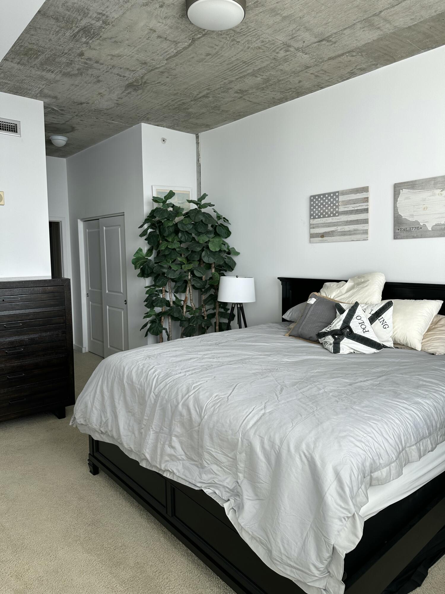 Edge Condo no one - Residential Lease