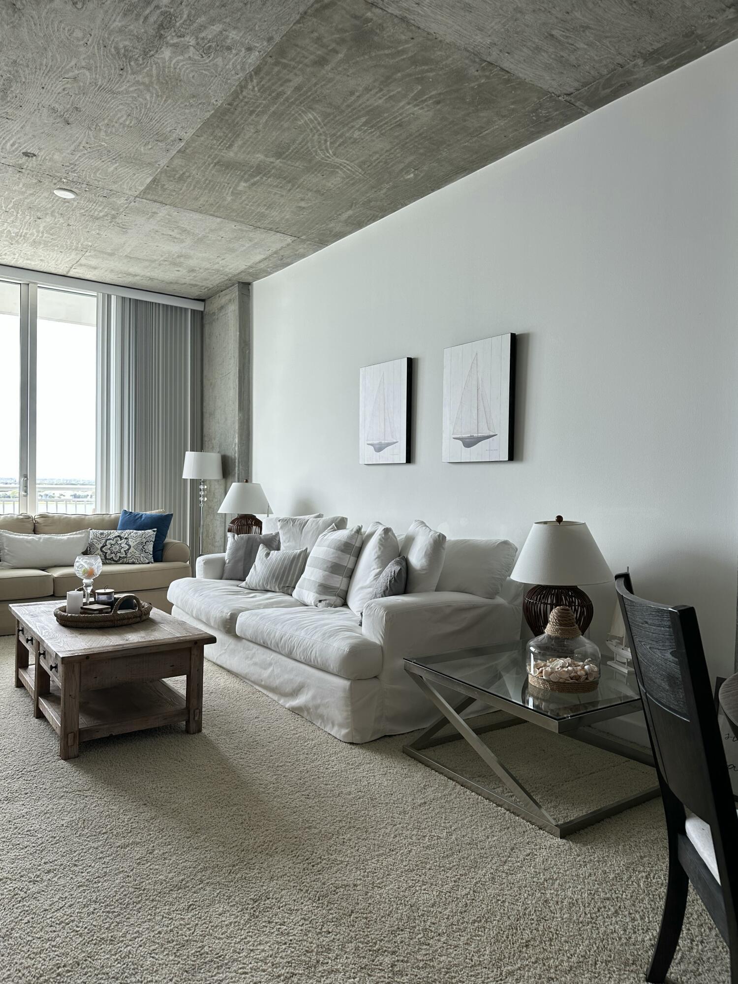 Edge Condo no one - Residential Lease