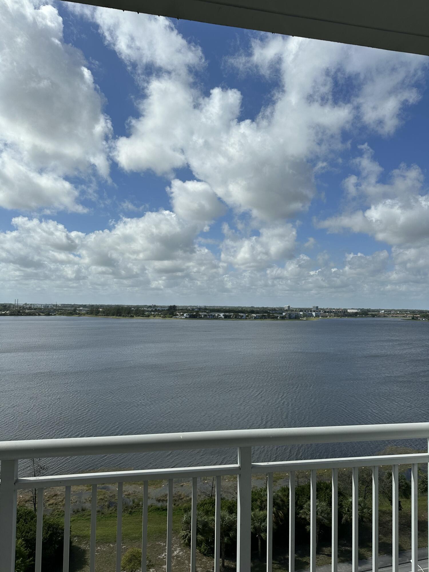 Edge Condo no one - Residential Lease