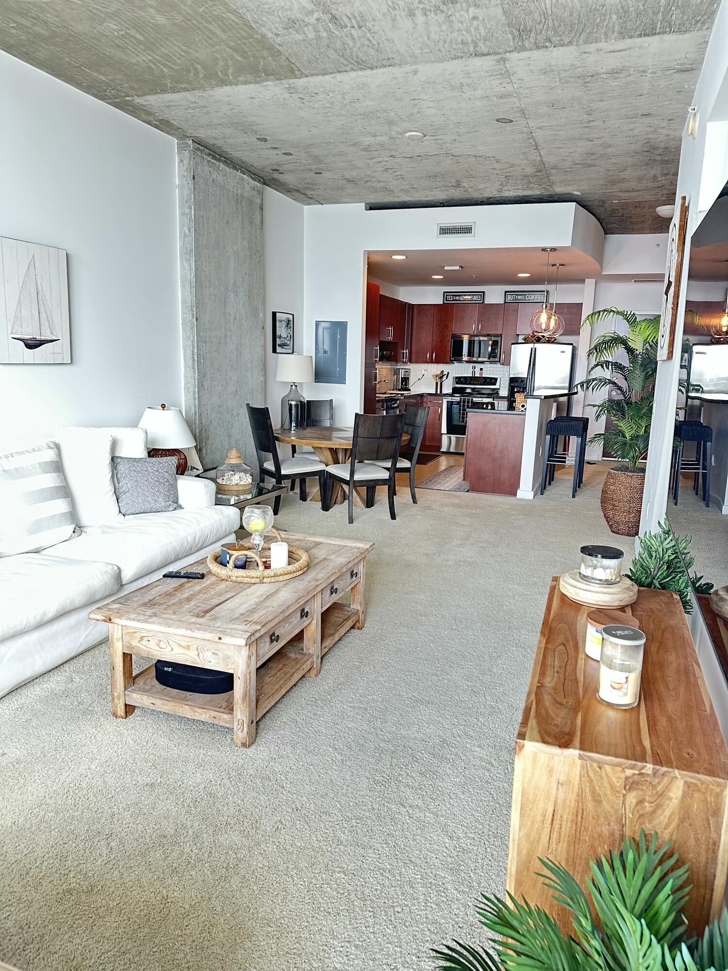 Edge Condo no one - Residential Lease