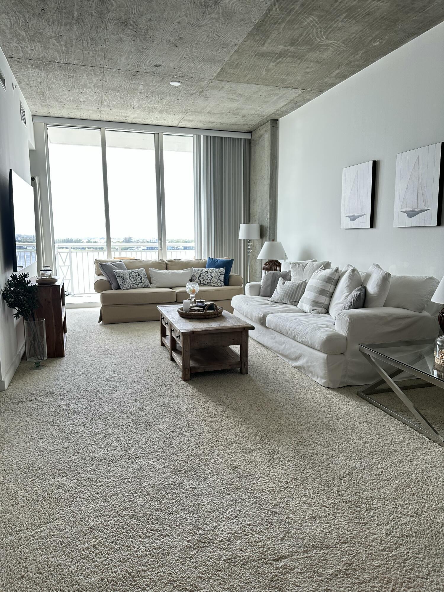 Edge Condo no one - Residential Lease