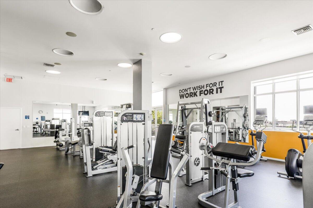 Edge Condo no one - Residential Lease