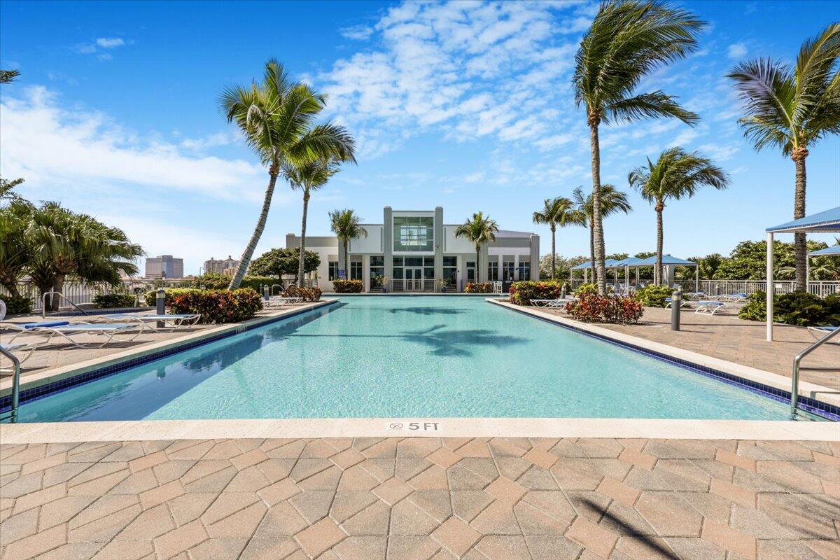 Edge Condo no one - Residential Lease