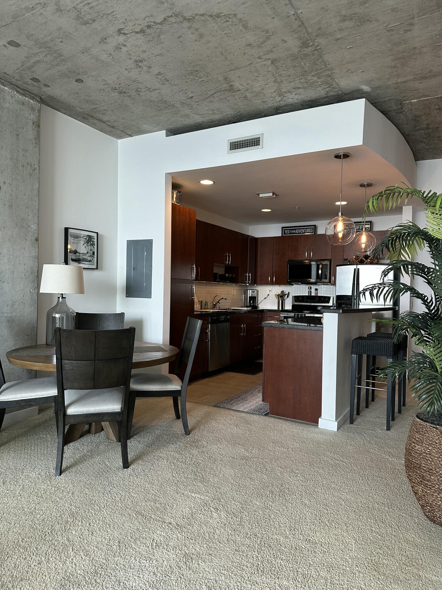 Edge Condo no one - Residential Lease