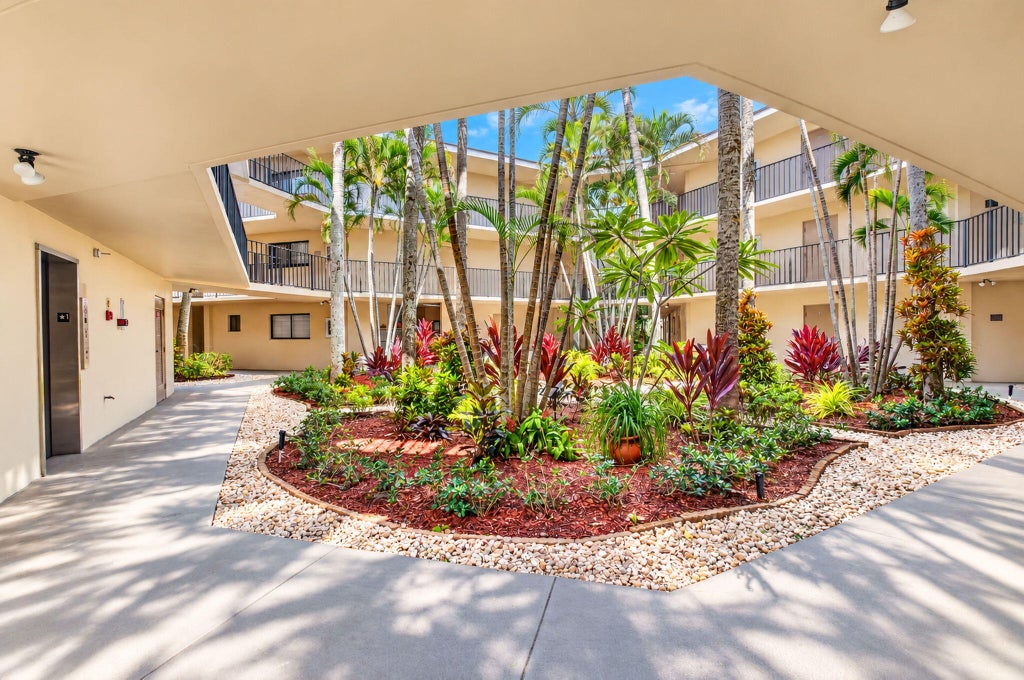 Photo of 5250 LAS VERDES Circle #314, Delray Beach, FL 33484 (MLS # B26094024)