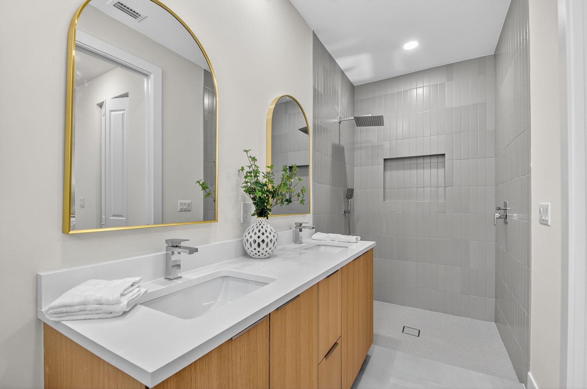 PINE GARDENS - Residential