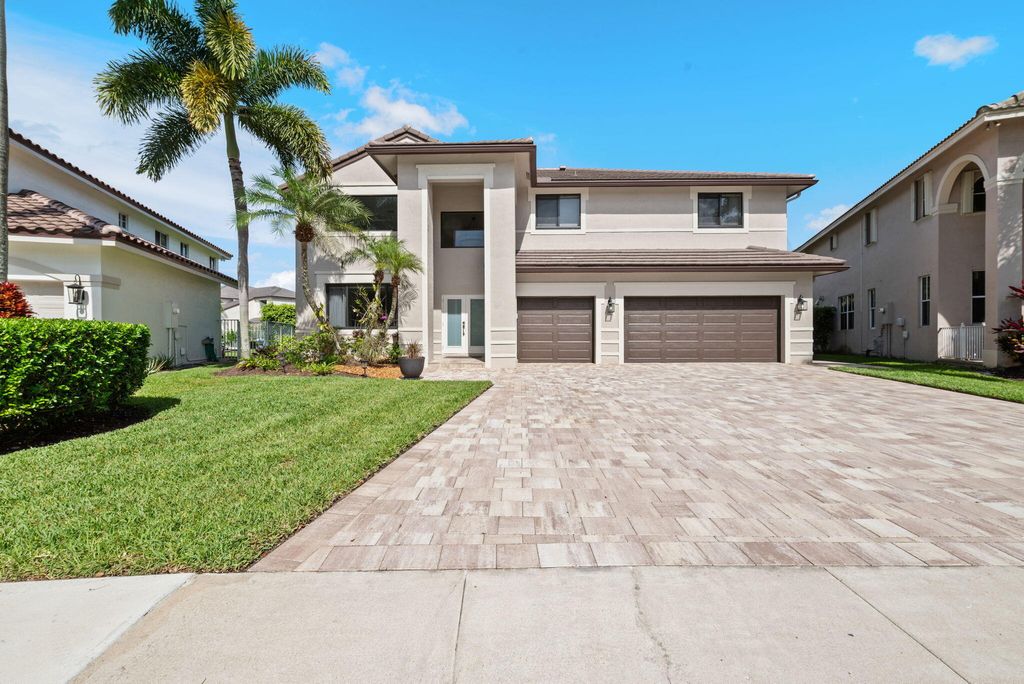 Photo of 978 Greenwood Road #978, Weston, FL 33327 (MLS # B26033607)