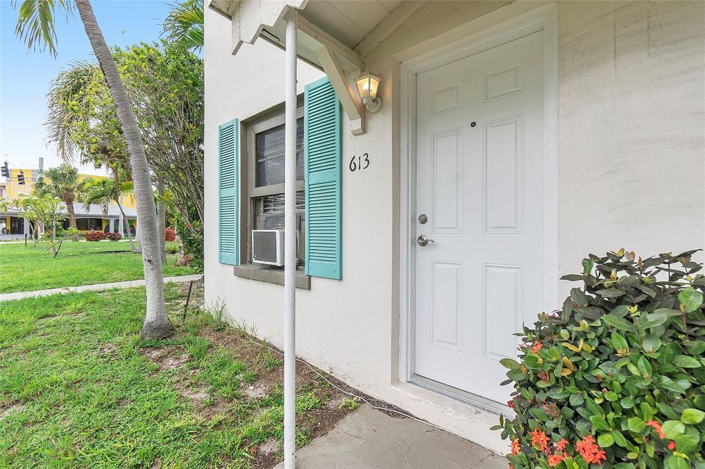 Photo of 613 SE 1st Street, Delray Beach, FL 33483 (MLS # F10466657)