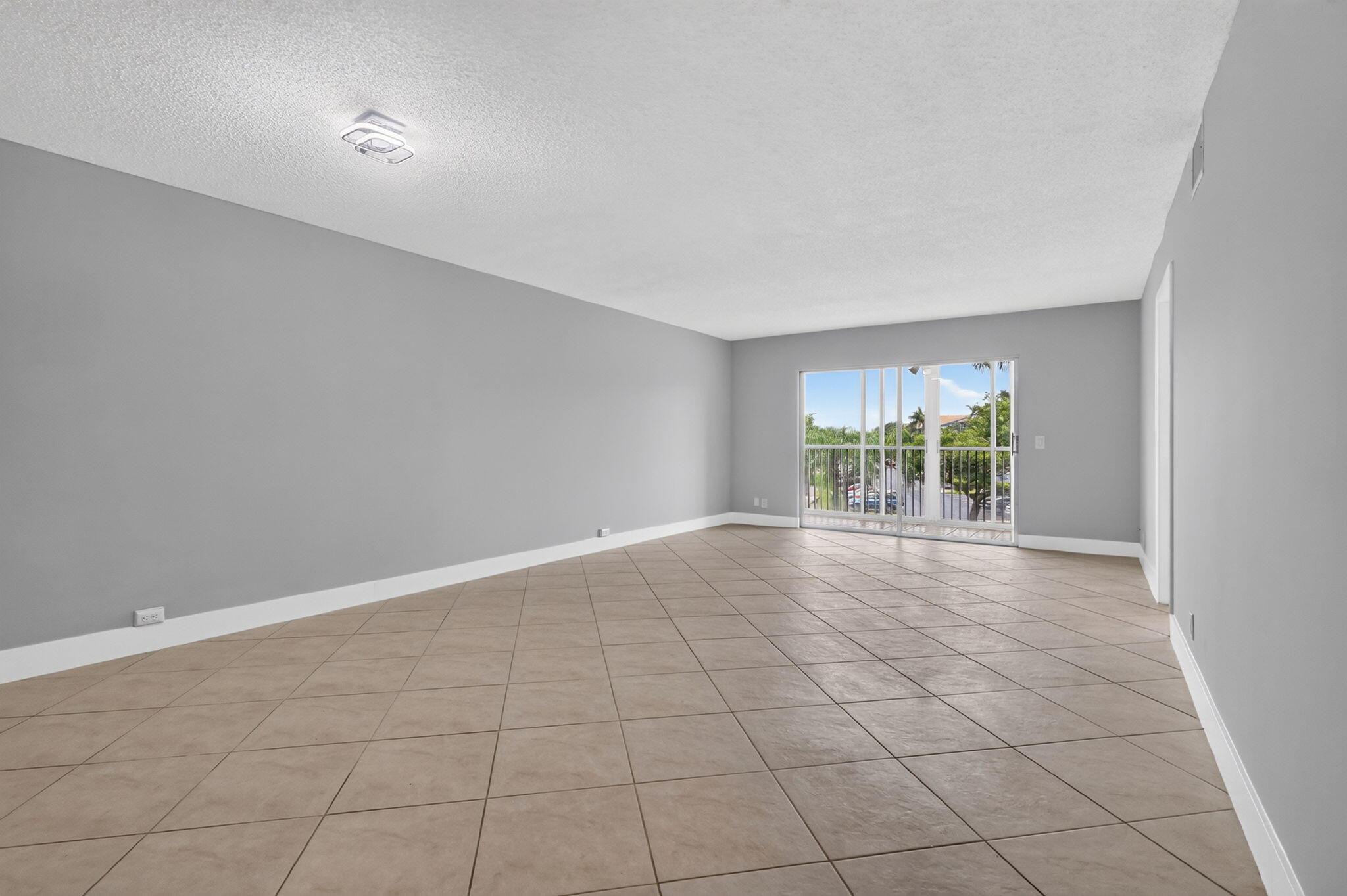 12500 SW 5TH Court