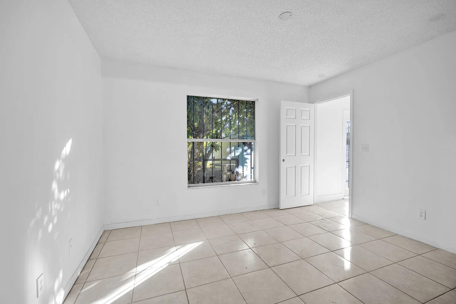 VILLAS OF PALM BAY - Residential Lease