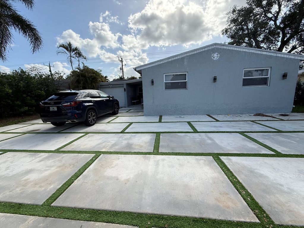 Photo of 3111 N 66th Avenue, Hollywood, FL 33024 (MLS # B26030909)