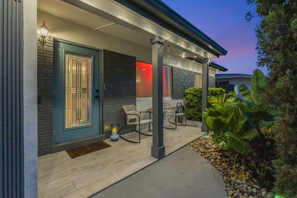 Photo of 4670 NE 4TH Avenue, Oakland Park, FL 33334 (MLS # B26060096)