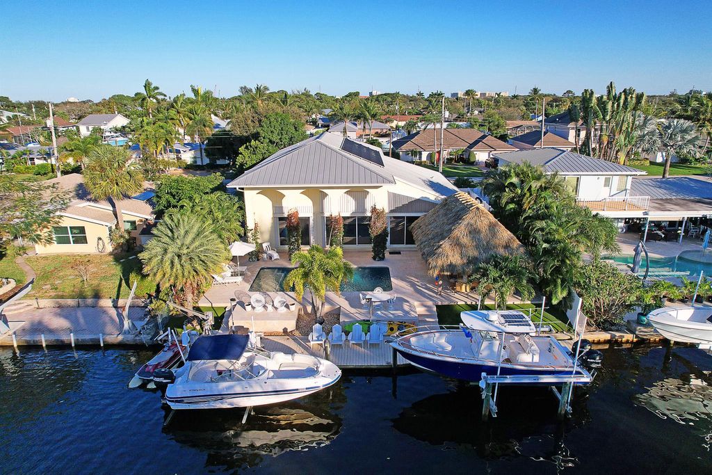 Photo of 926 Dolphin Drive, Jupiter, FL 33458 (MLS # R11030805)