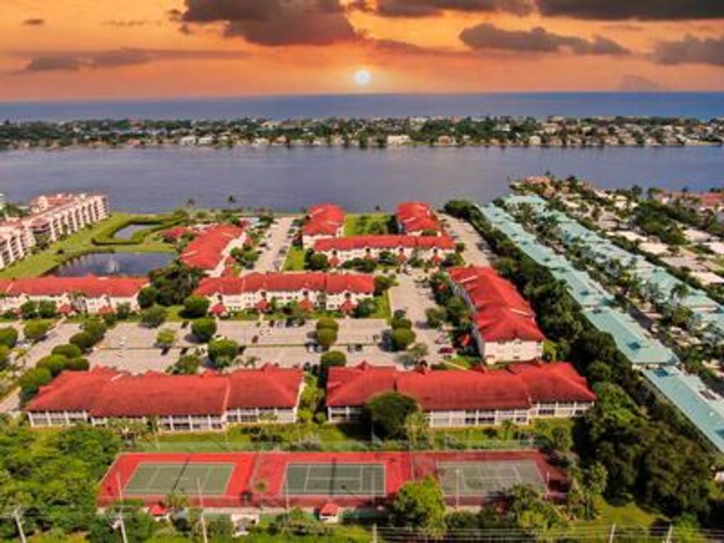 Photo of 105 Half Moon Circle #B1, Hypoluxo, FL 33462 (MLS # R11089187)