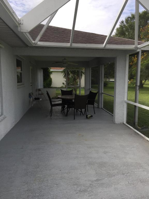 PORT ST LUCIE SECTION 48 1ST REPLAT - Residential