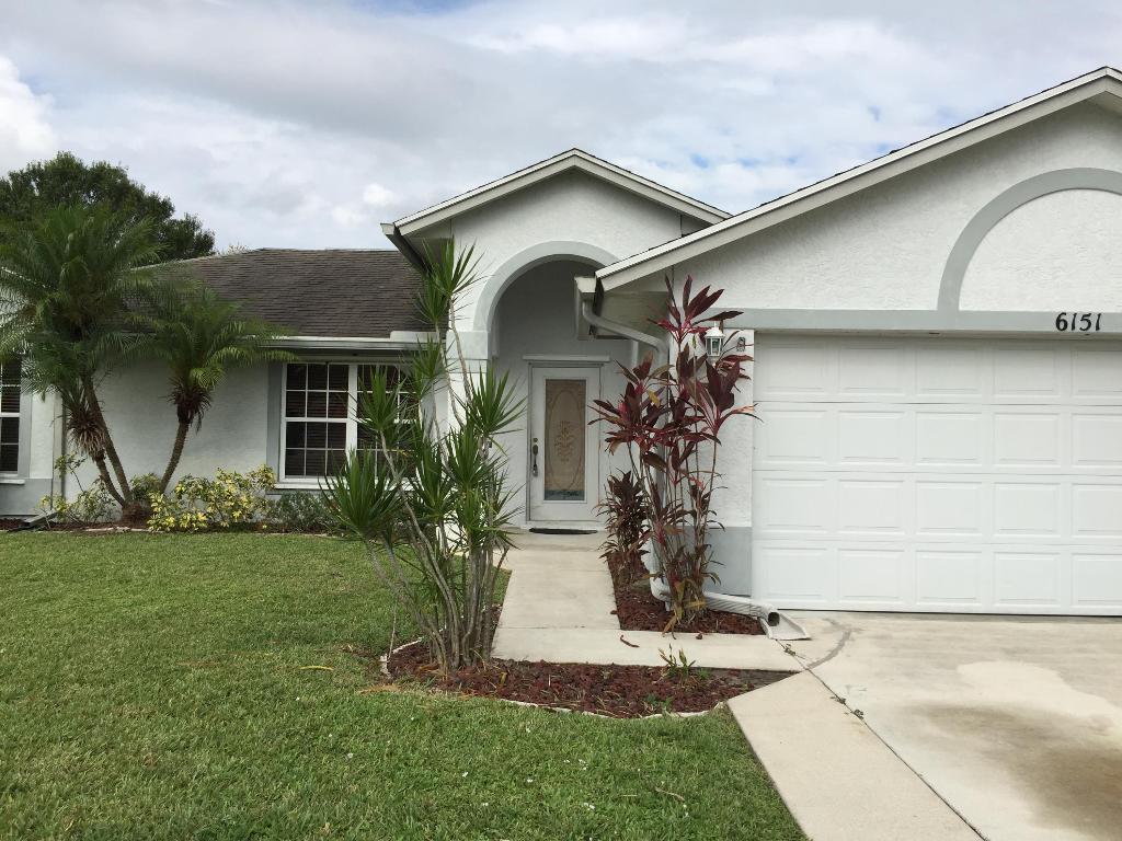 PORT ST LUCIE SECTION 48 1ST REPLAT - Residential