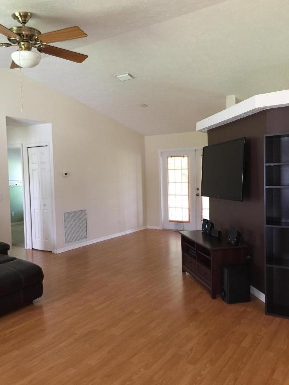 PORT ST LUCIE SECTION 48 1ST REPLAT - Residential