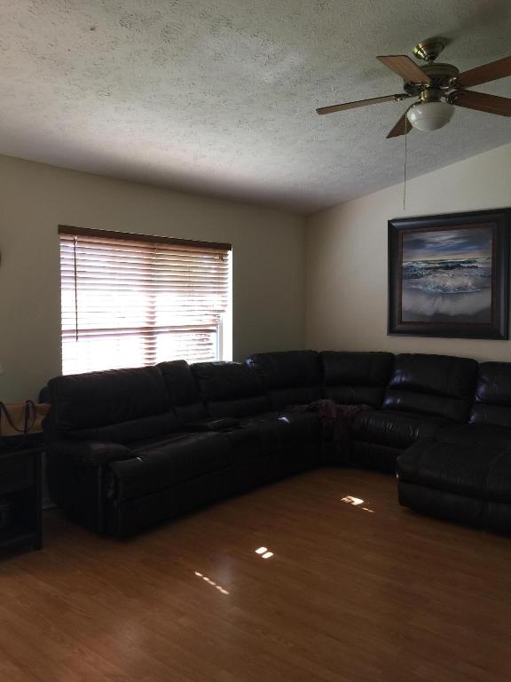 PORT ST LUCIE SECTION 48 1ST REPLAT - Residential