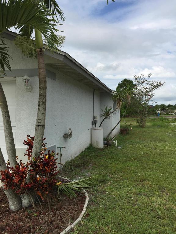 PORT ST LUCIE SECTION 48 1ST REPLAT - Residential