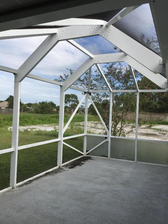 PORT ST LUCIE SECTION 48 1ST REPLAT - Residential