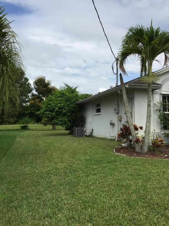 PORT ST LUCIE SECTION 48 1ST REPLAT - Residential