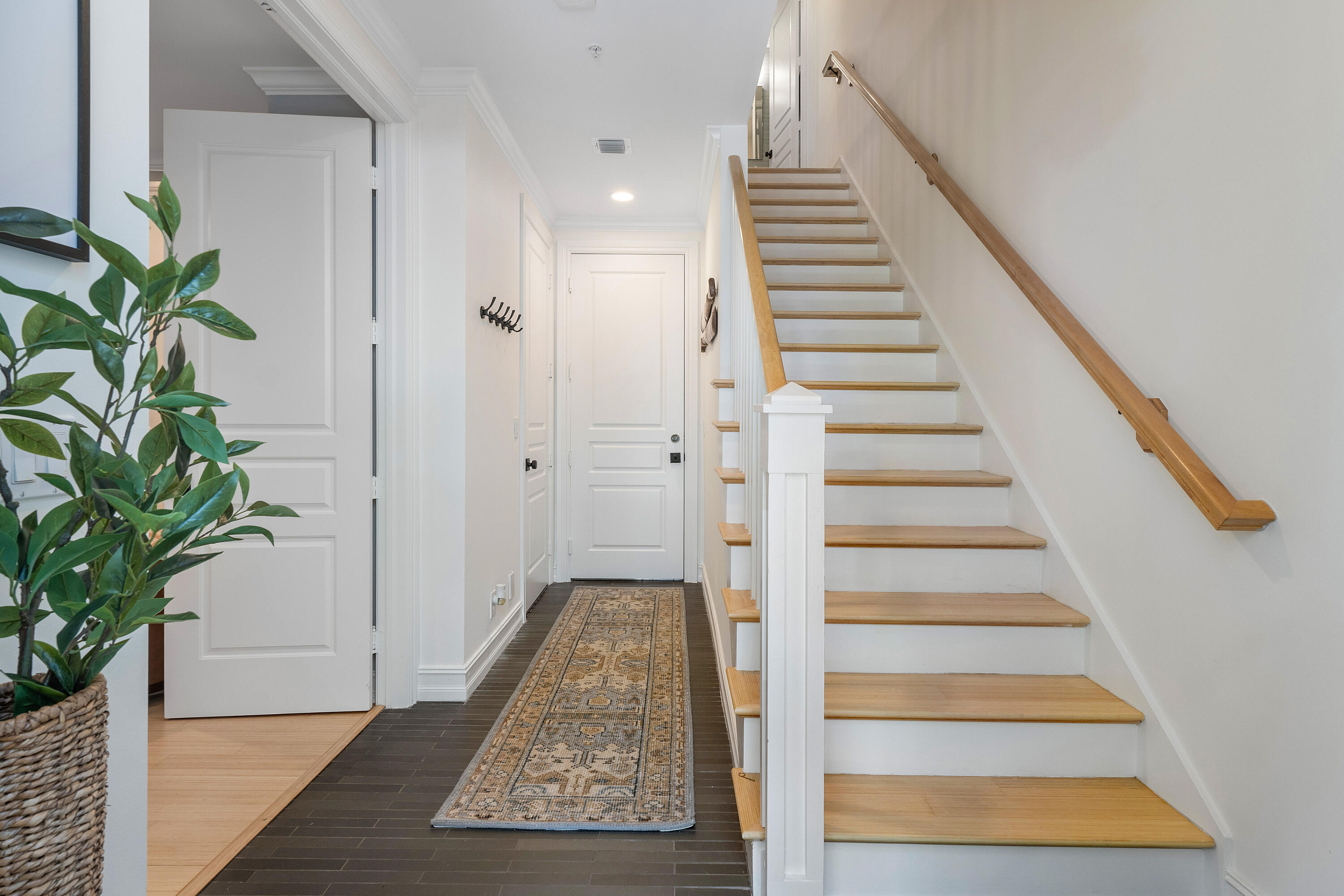 329 W Mallory Circle