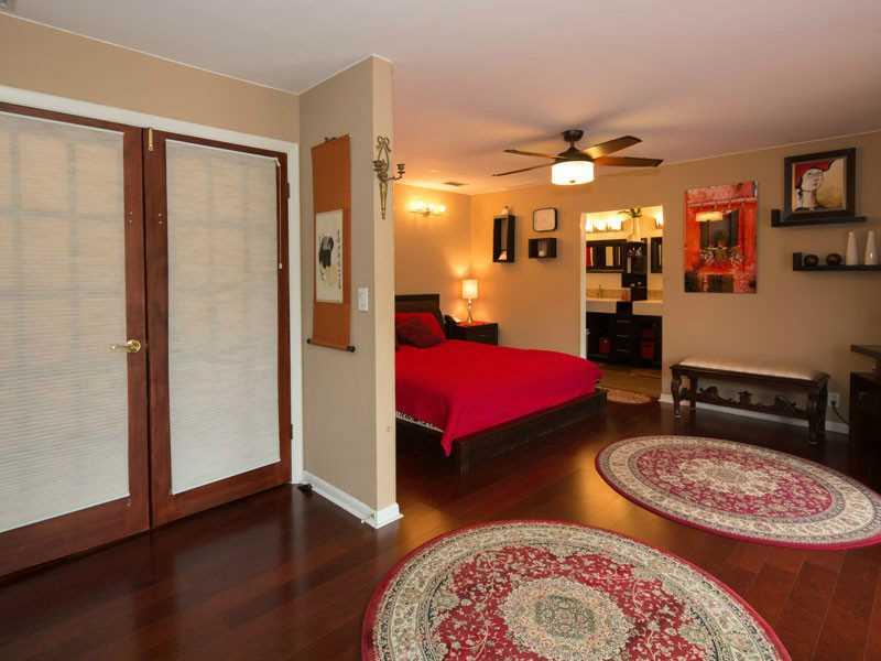 HOLLOWS OF DERR CREEK - Residential