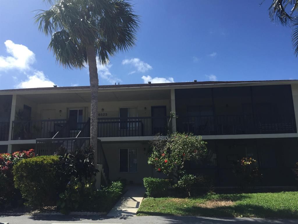 Photo of 6523 Chasewood Drive #B, Jupiter, FL 33458 (MLS # R10800847)