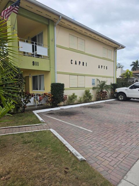 911 N Federal Highway 205 Lake Worth Beach FL 33460