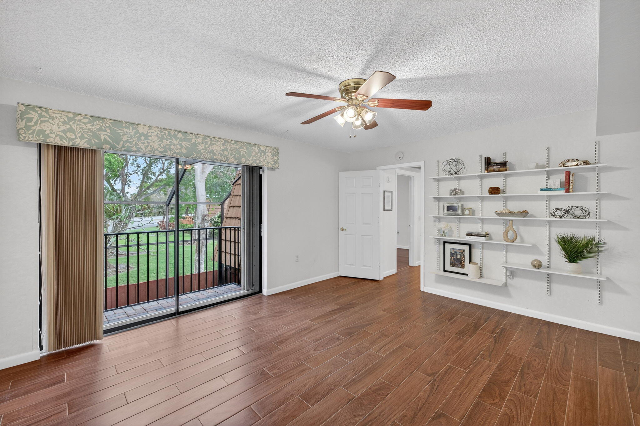 PINE ISLAND RIDGE SECTION EIGHT - Residential