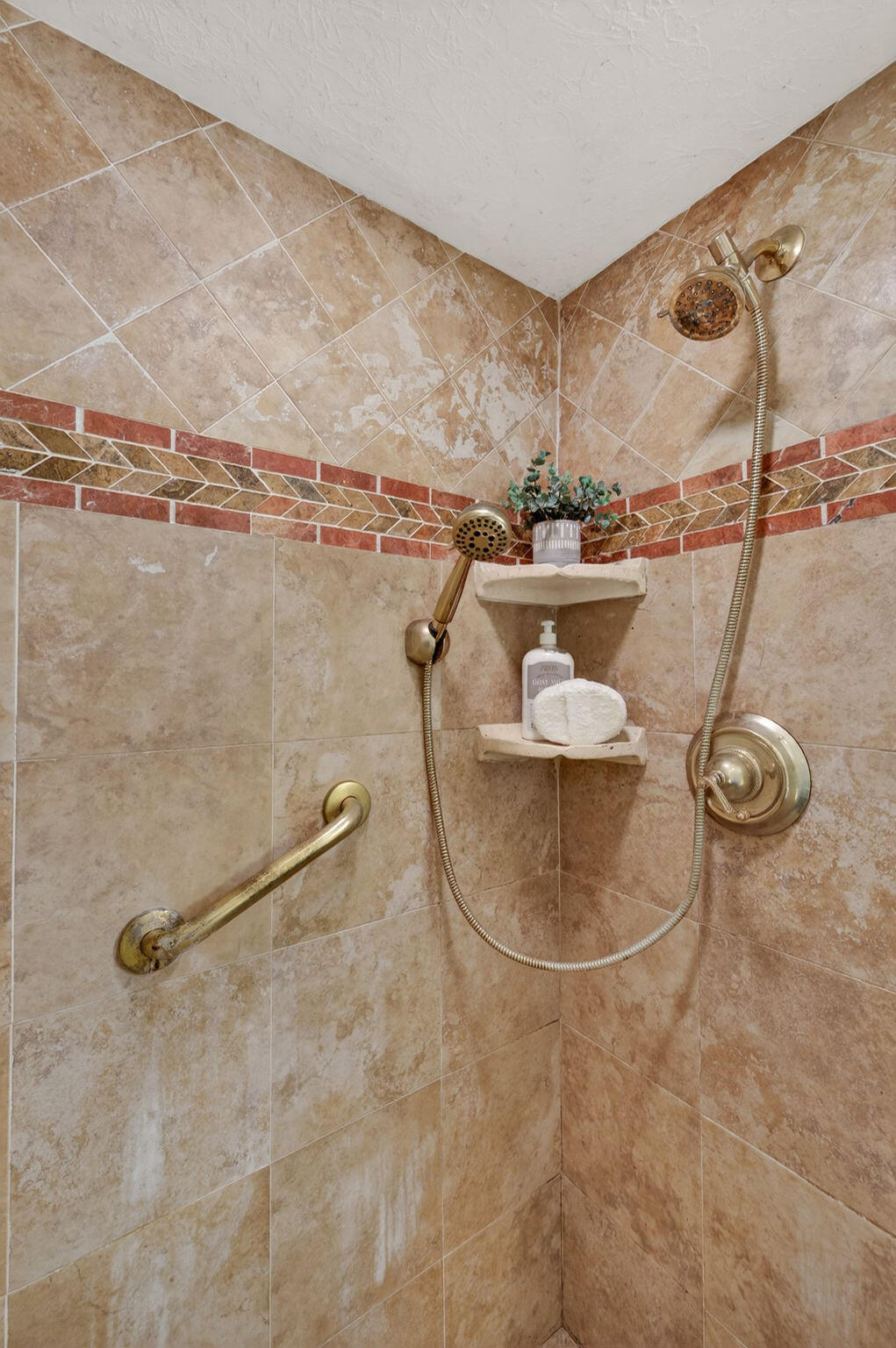 PINE ISLAND RIDGE SECTION EIGHT - Residential