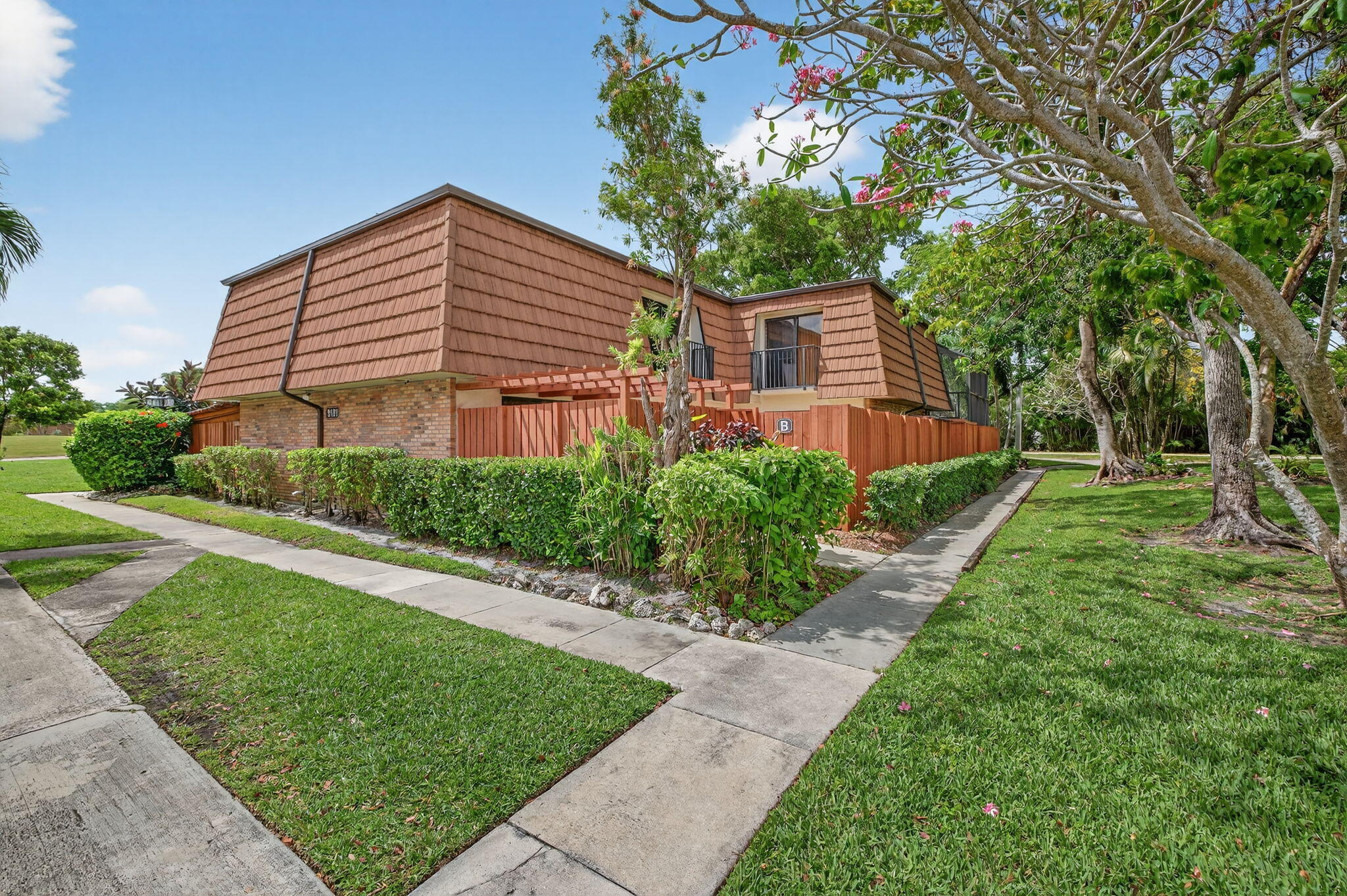 PINE ISLAND RIDGE SECTION EIGHT - Residential