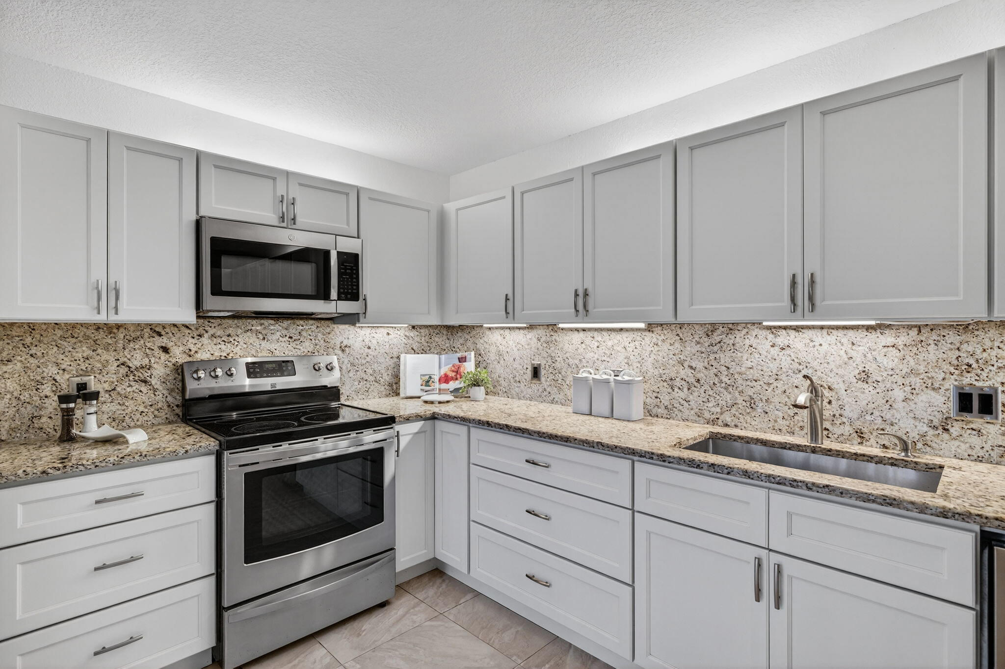 PINE ISLAND RIDGE SECTION EIGHT - Residential