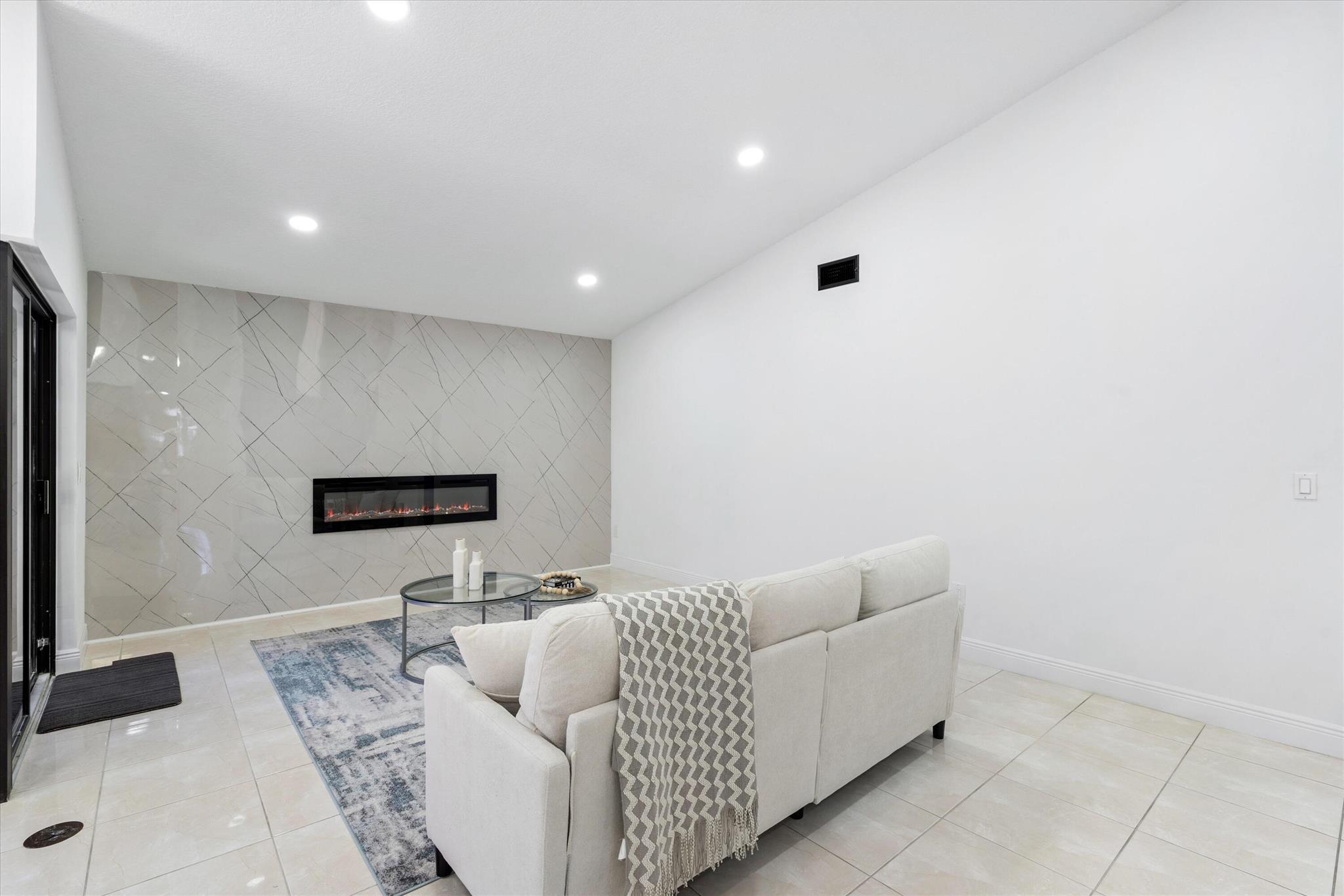 SUGAR POND MANOR OF WELLINGTON - Residential