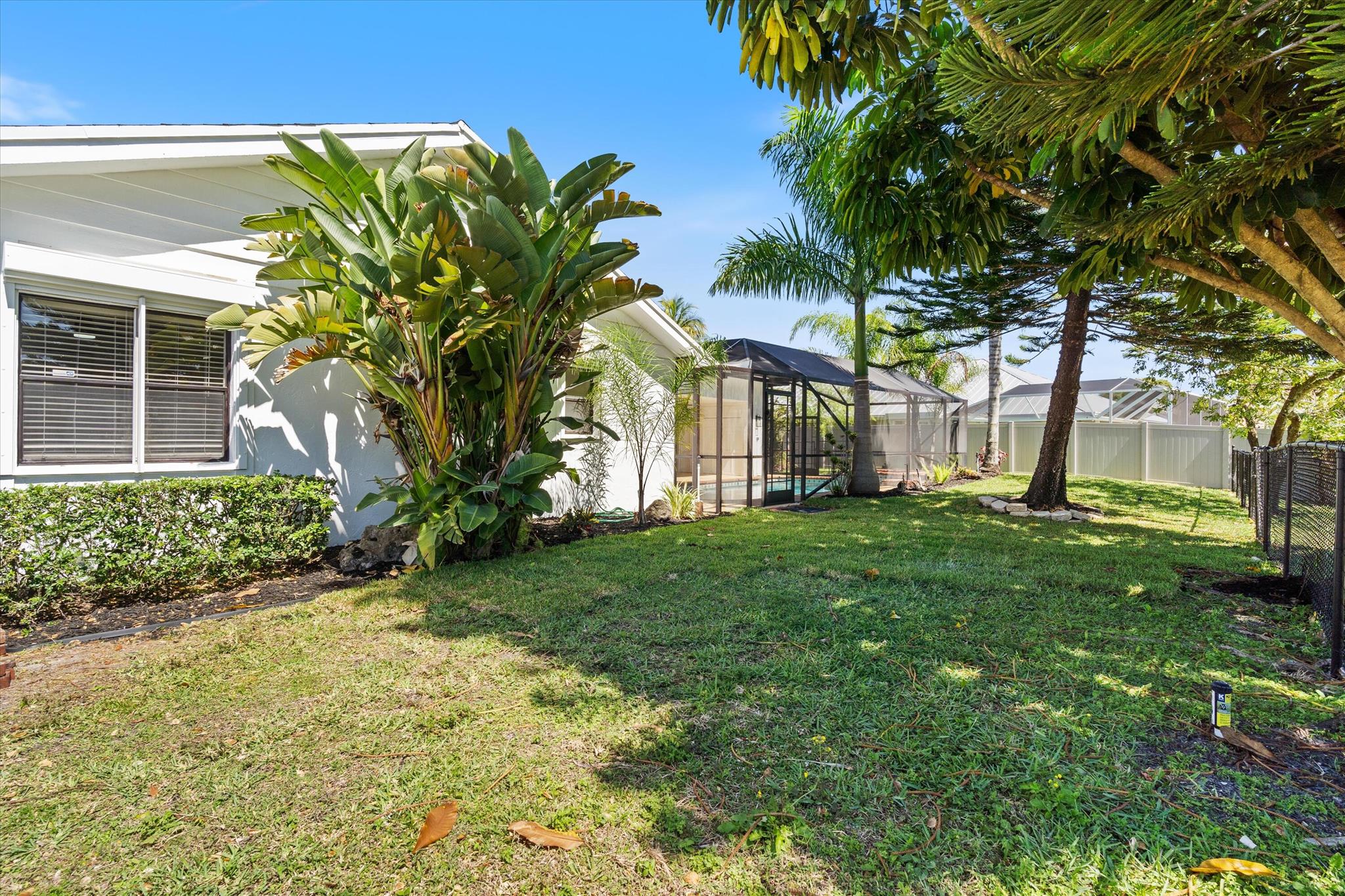 SUGAR POND MANOR OF WELLINGTON - Residential