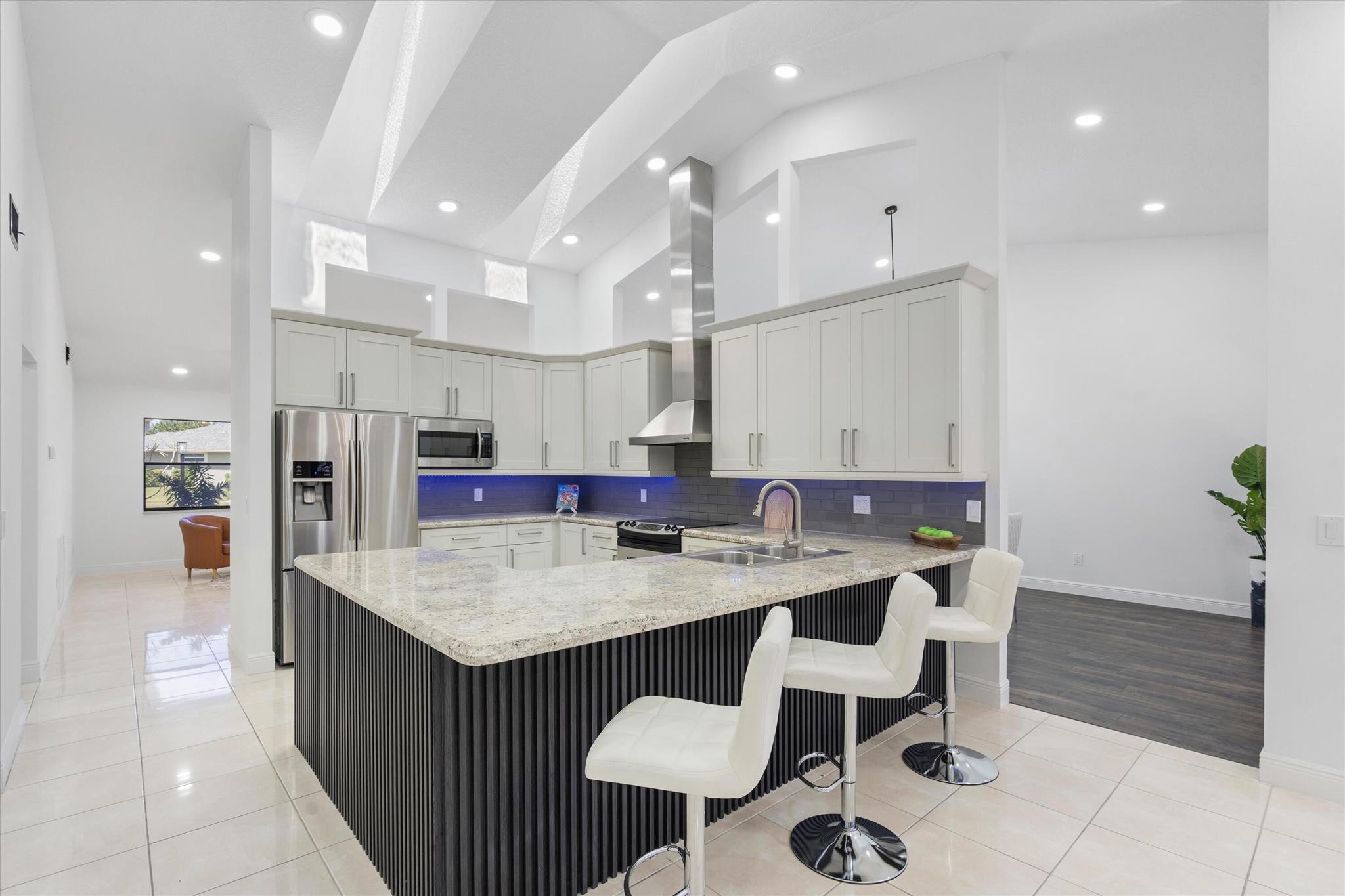 SUGAR POND MANOR OF WELLINGTON - Residential