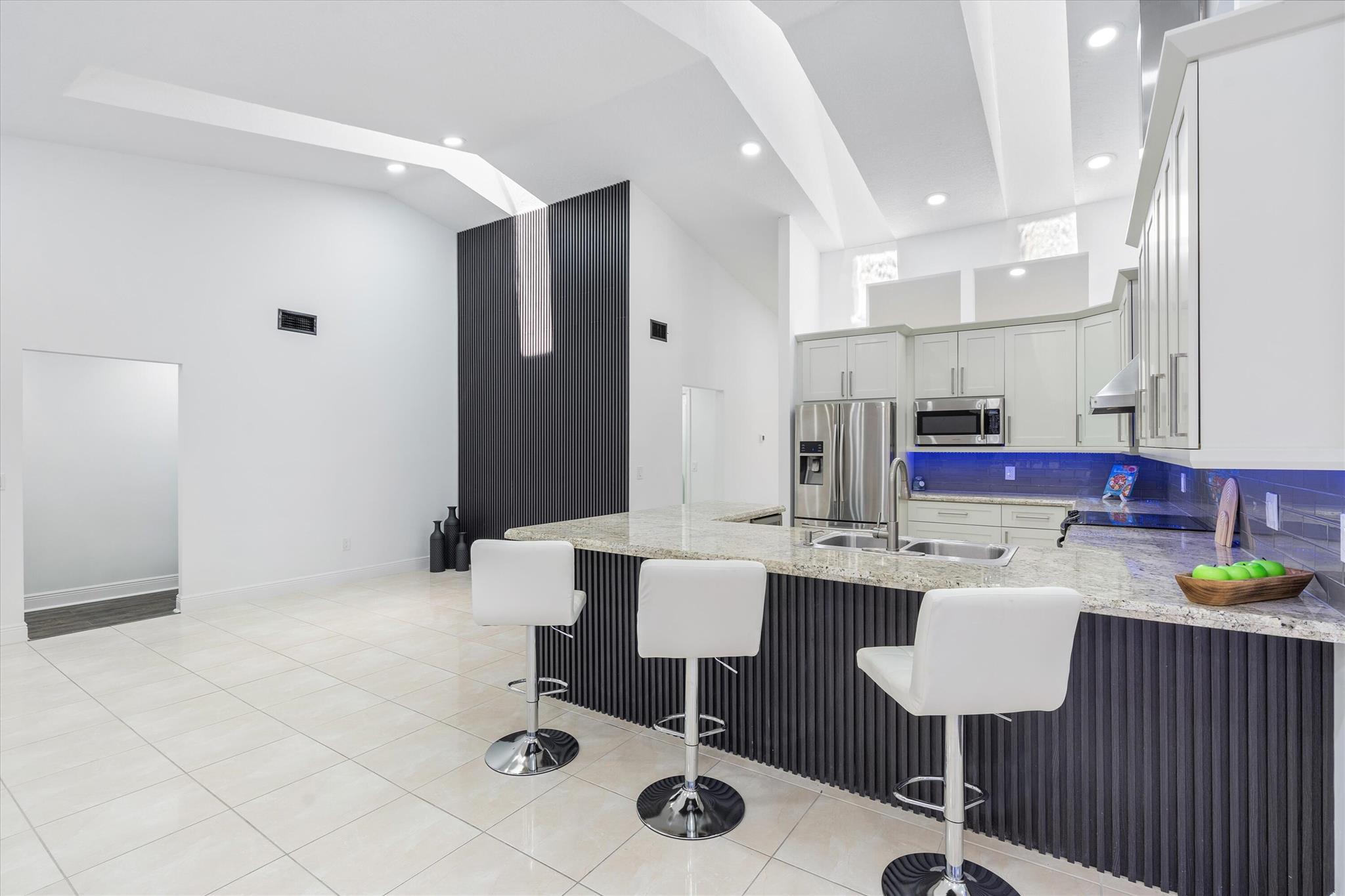 SUGAR POND MANOR OF WELLINGTON - Residential