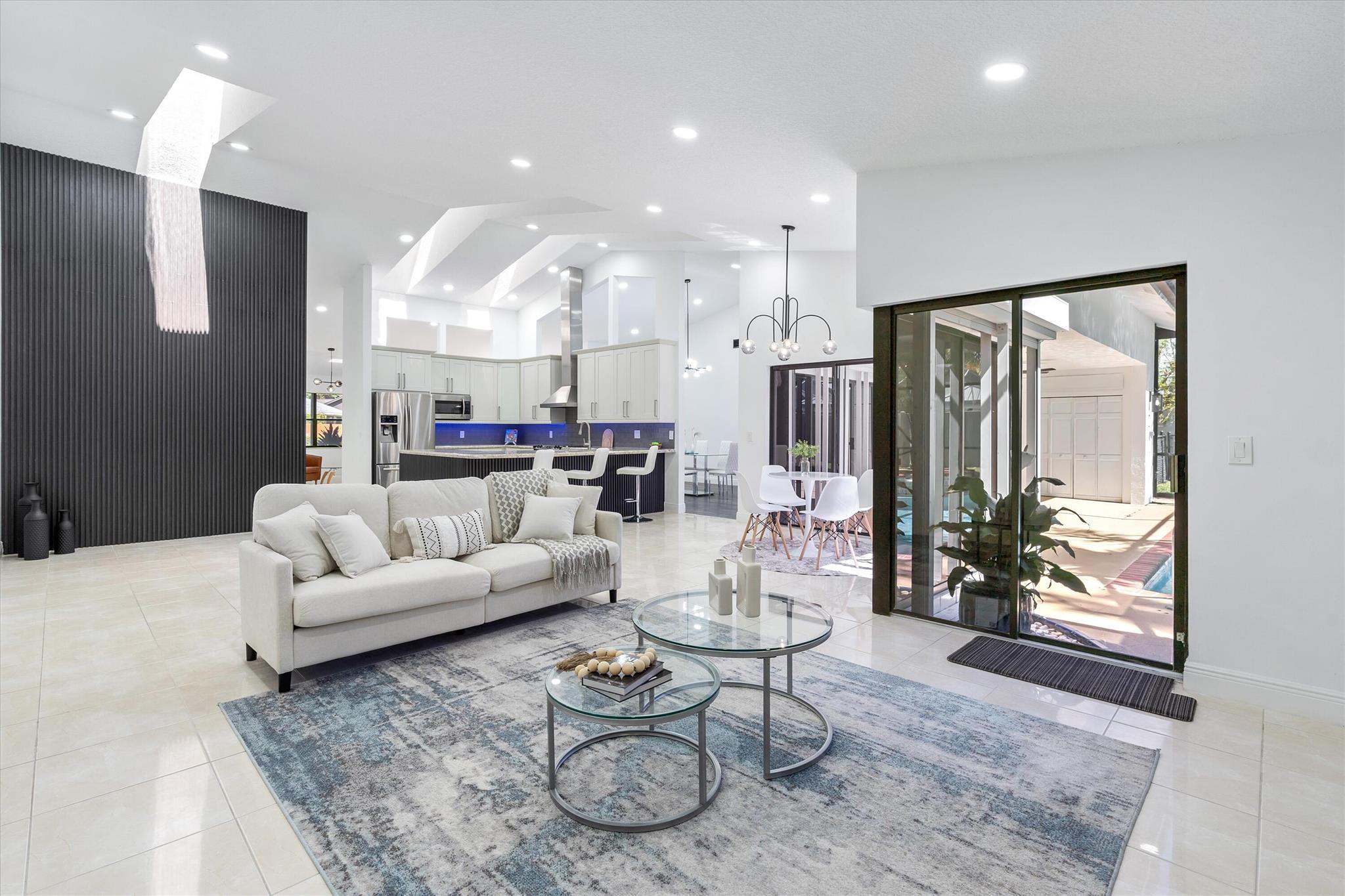 SUGAR POND MANOR OF WELLINGTON - Residential