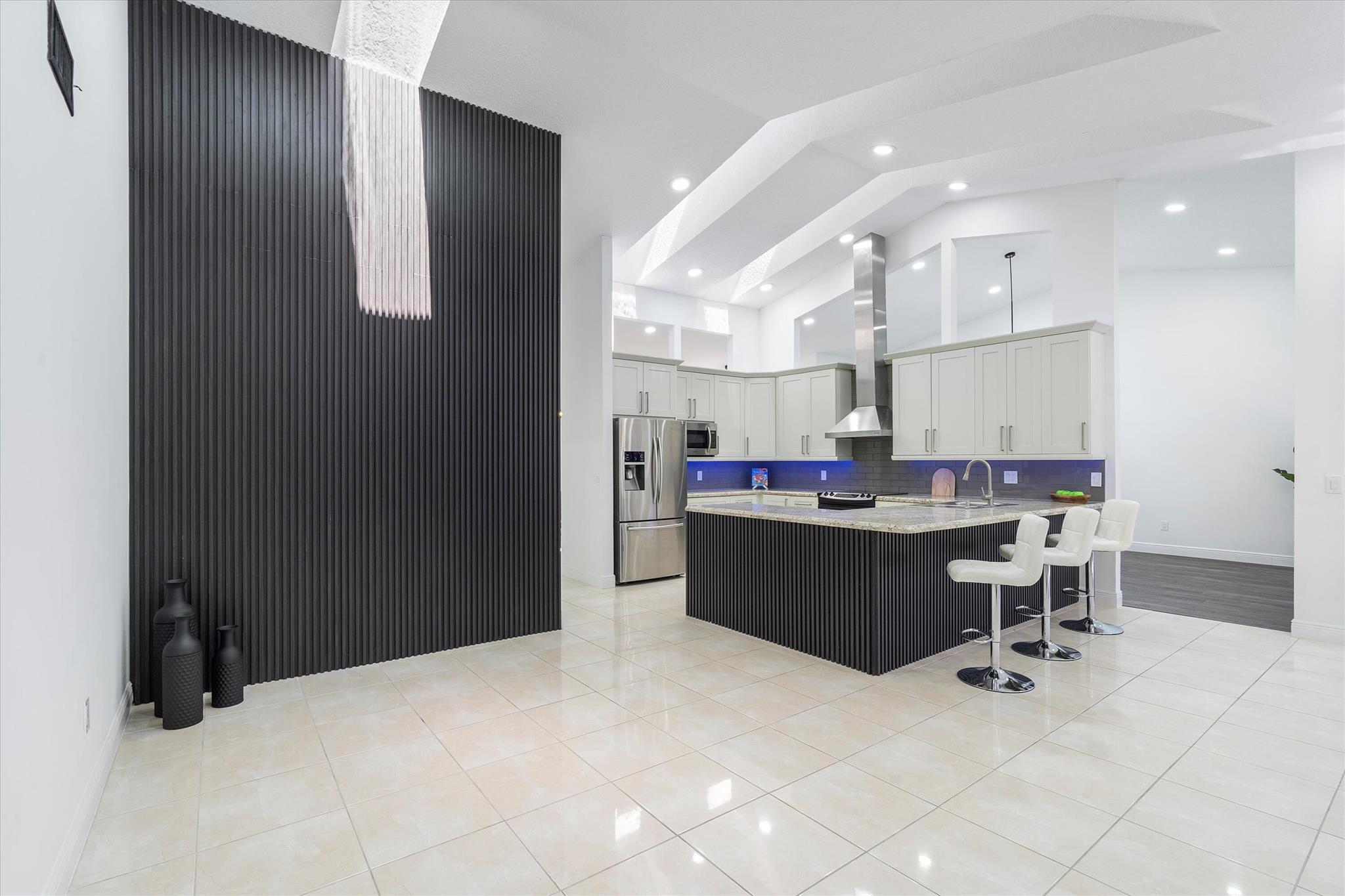 SUGAR POND MANOR OF WELLINGTON - Residential