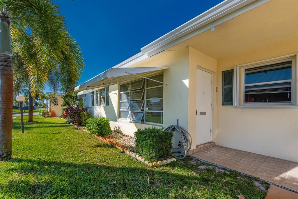 Photo of 301 Pine Point Drive #C, Boynton Beach, FL 33435 (MLS # R10687093)