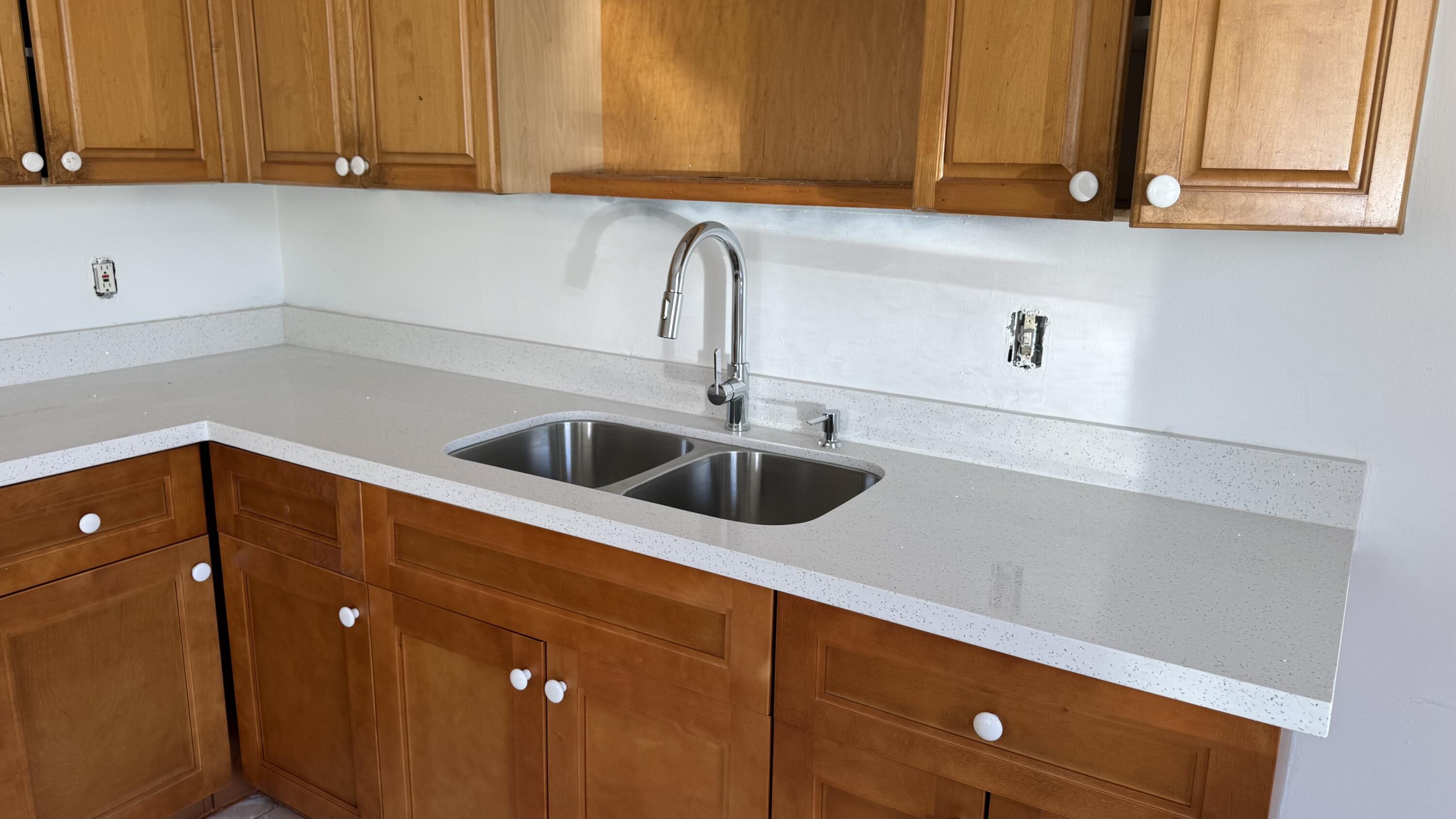 2501 Oceanview Avenue 1