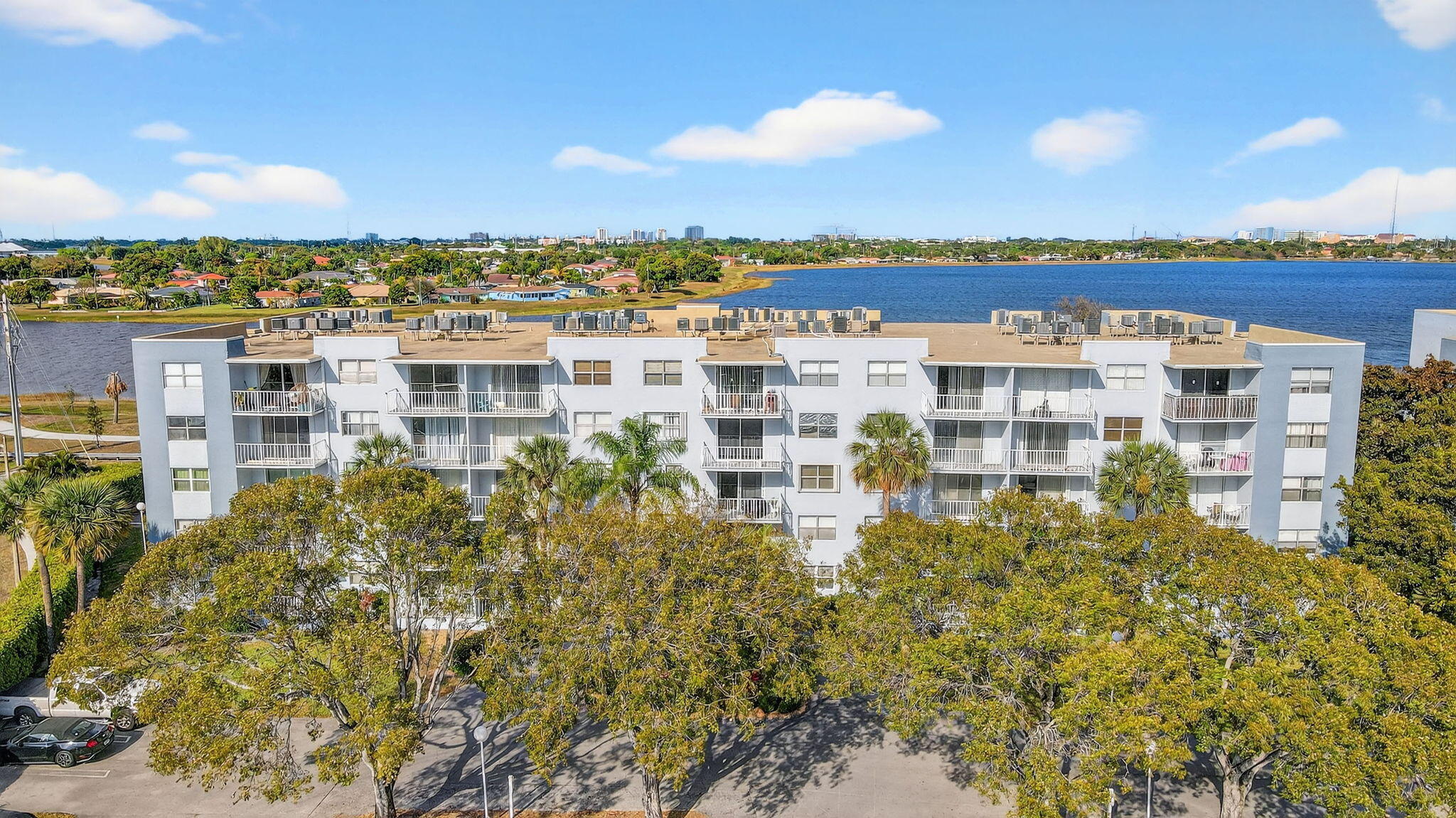 BREAKWATERS OF THE PALM BEACHES CONDO - Residential