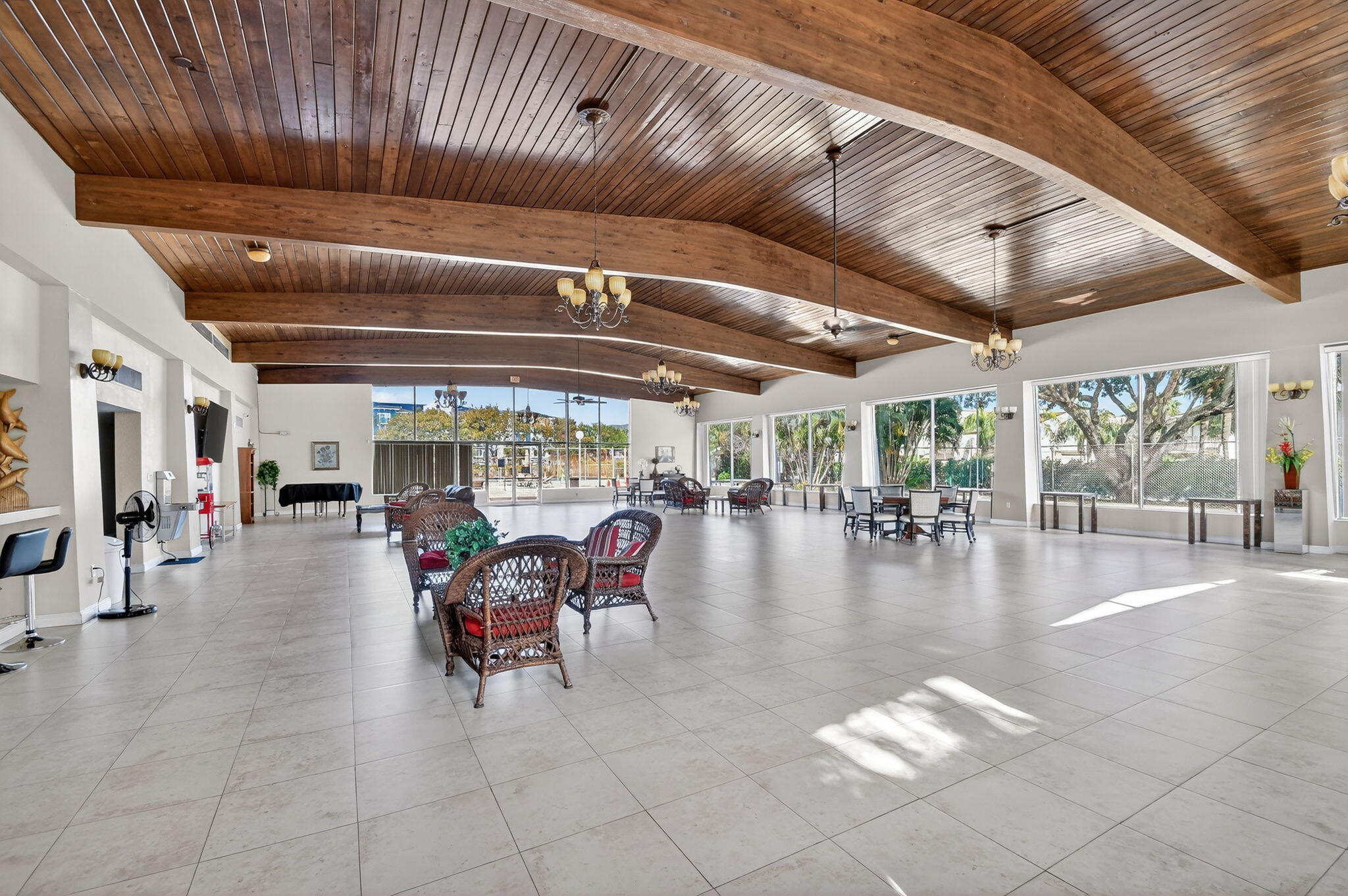 BREAKWATERS OF THE PALM BEACHES CONDO - Residential